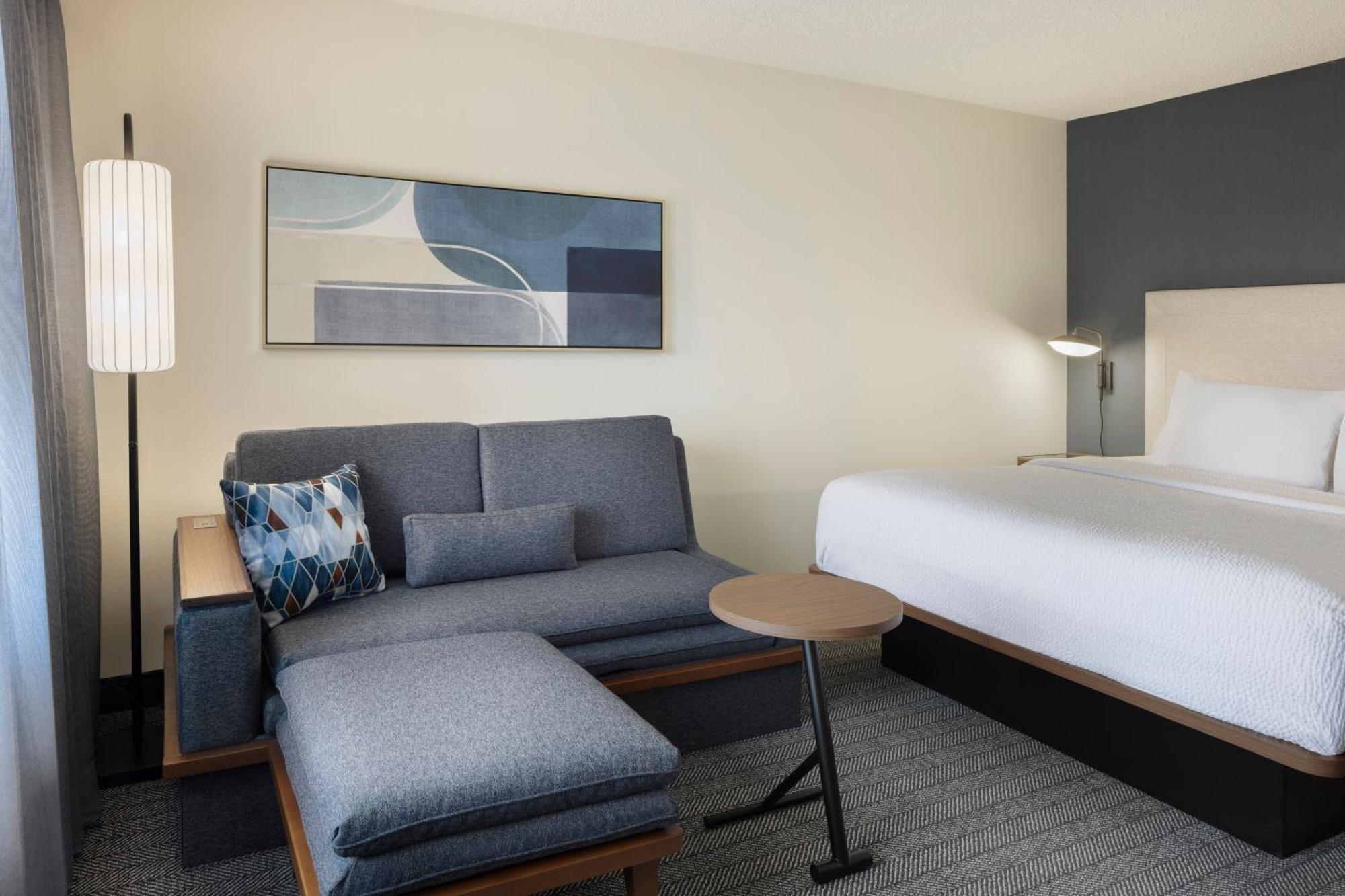 Courtyard By Marriott Springfield Airport Hotel Exterior foto