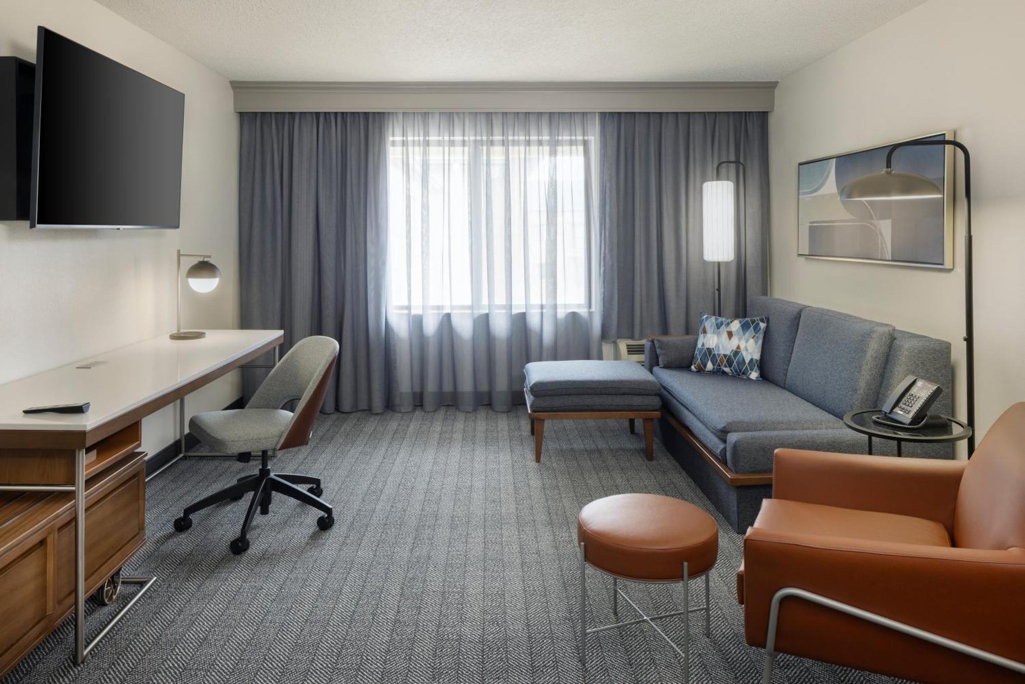 Courtyard By Marriott Springfield Airport Hotel Exterior foto