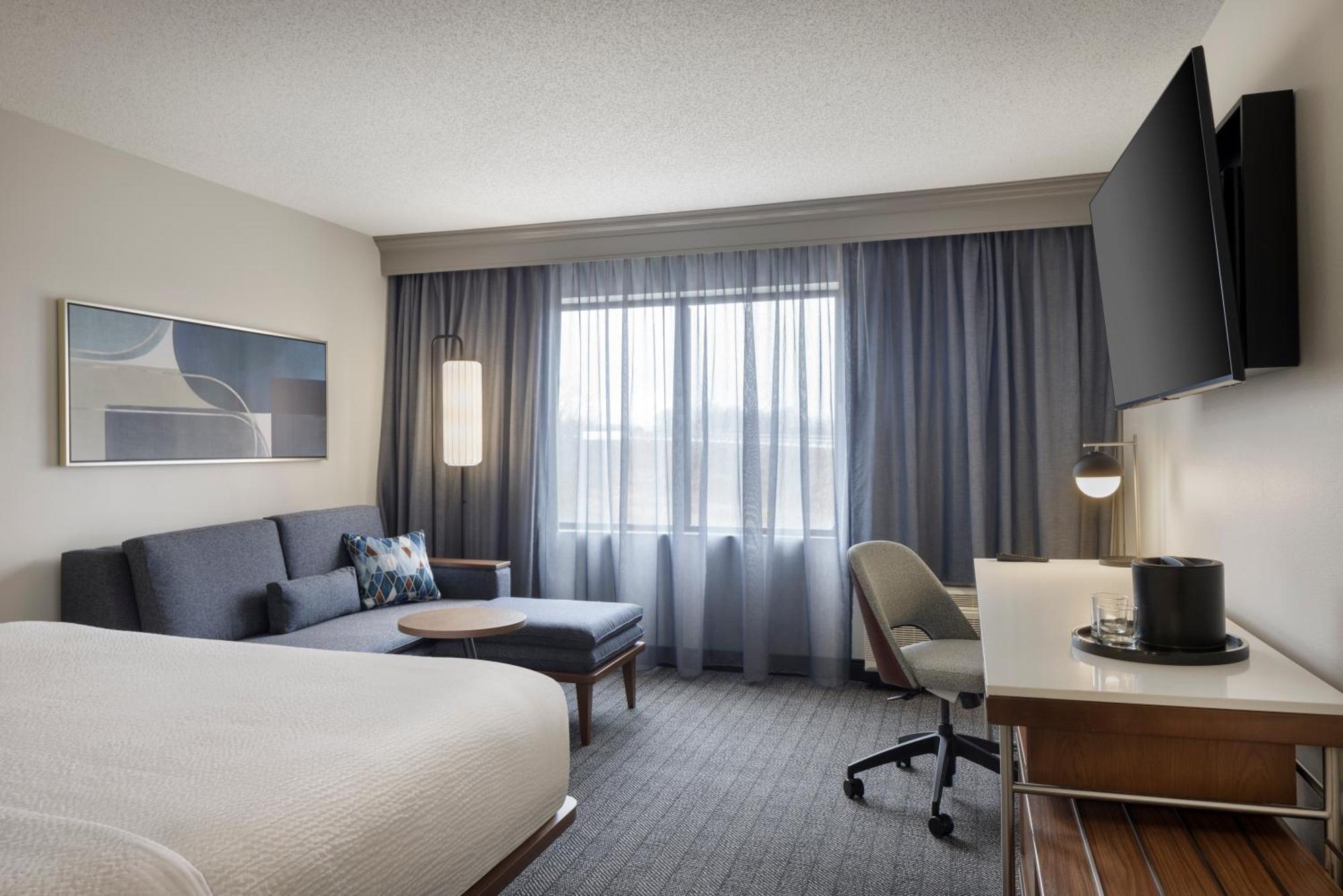 Courtyard By Marriott Springfield Airport Hotel Exterior foto