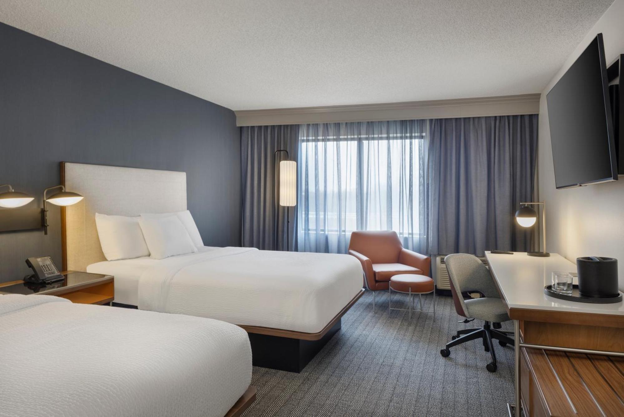 Courtyard By Marriott Springfield Airport Hotel Exterior foto