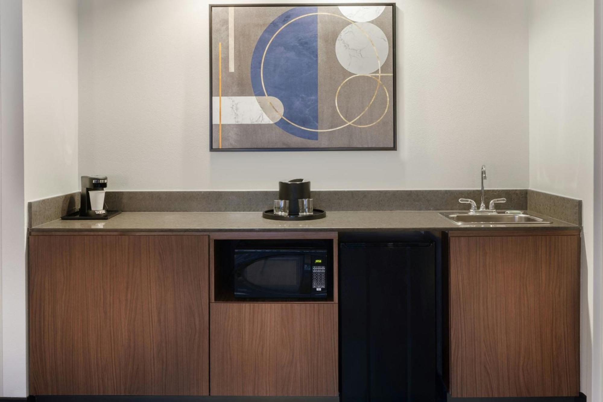 Courtyard By Marriott Springfield Airport Hotel Exterior foto