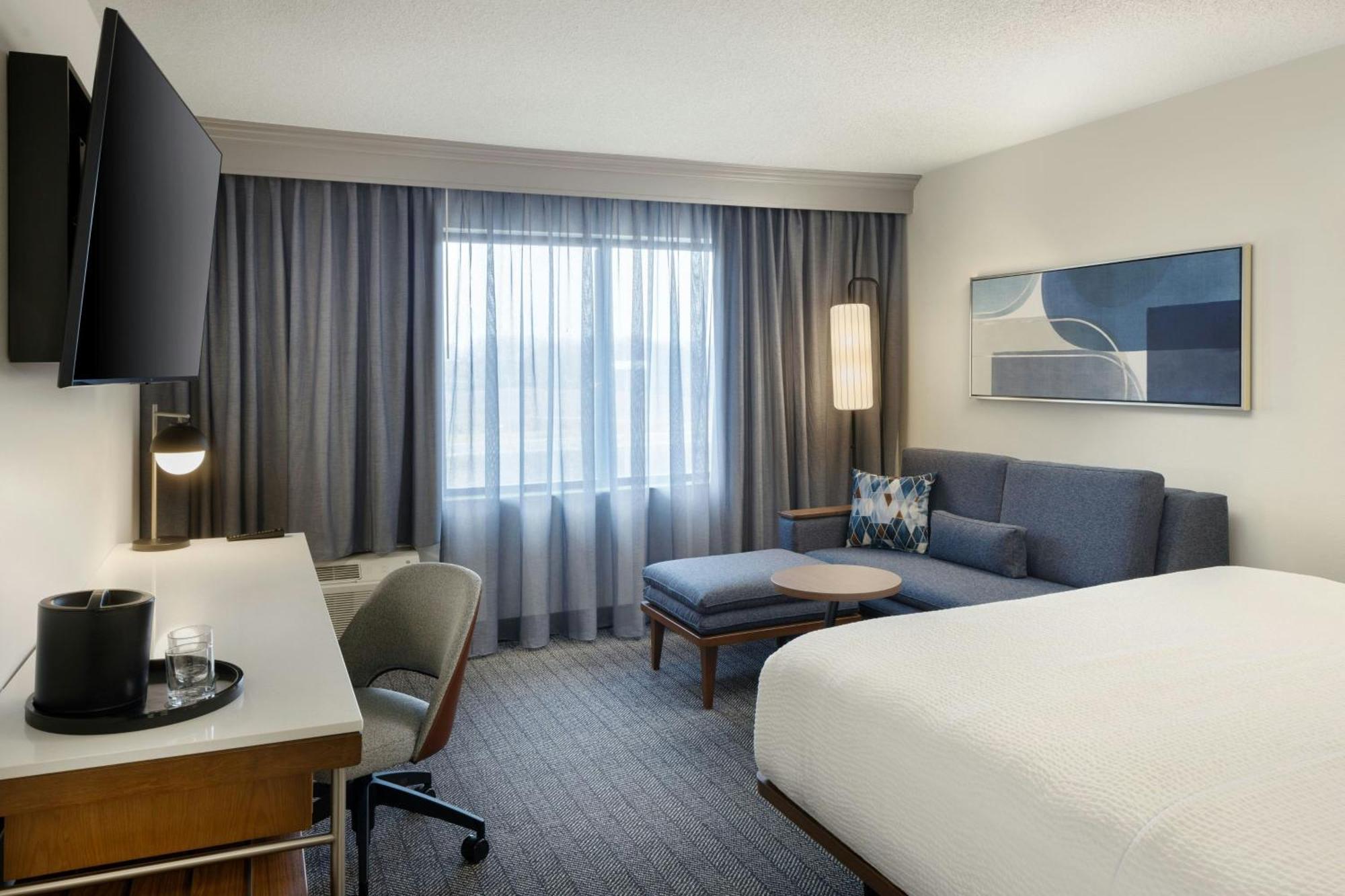 Courtyard By Marriott Springfield Airport Hotel Exterior foto