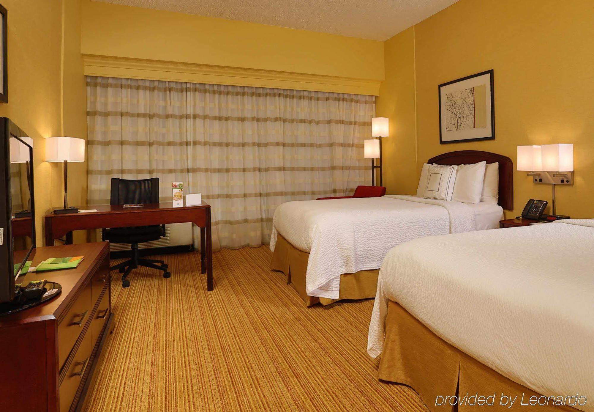 Courtyard By Marriott Springfield Airport Hotel Exterior foto