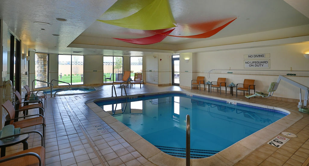 Courtyard By Marriott Springfield Airport Hotel Exterior foto